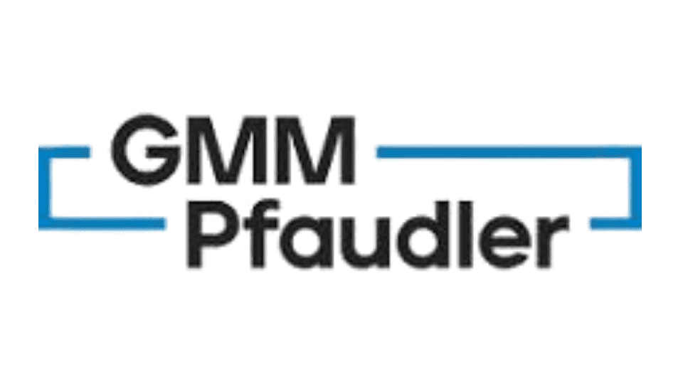 Logo von GMM Pfaudler mit schwarzem Schriftzug und blauem Rahmenelement