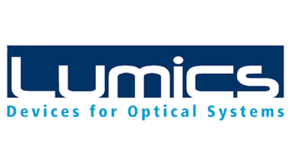 Logo von Lumics mit blauem Schriftzug und Zusatz Devices for Optical Systems